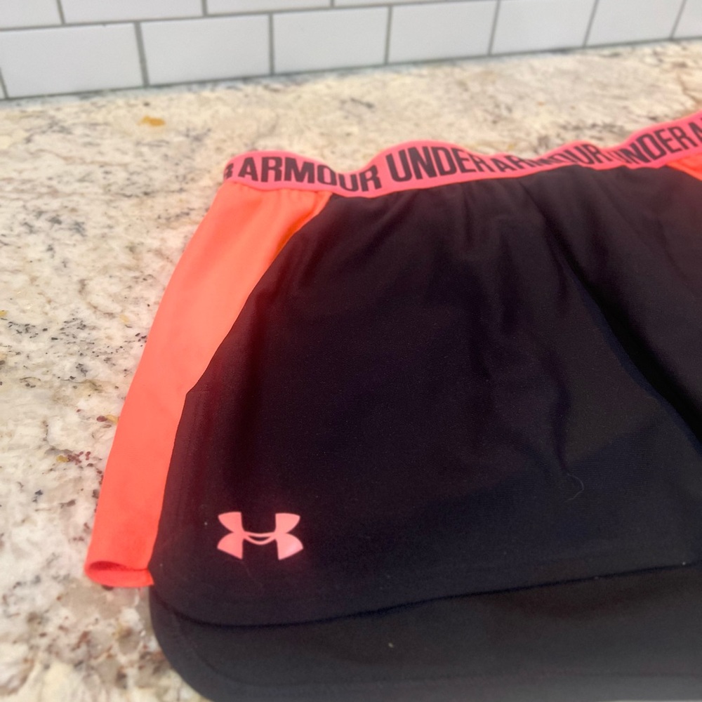 Under Armour Women's Black and Orange Shorts size XL - Picture 4 of 8